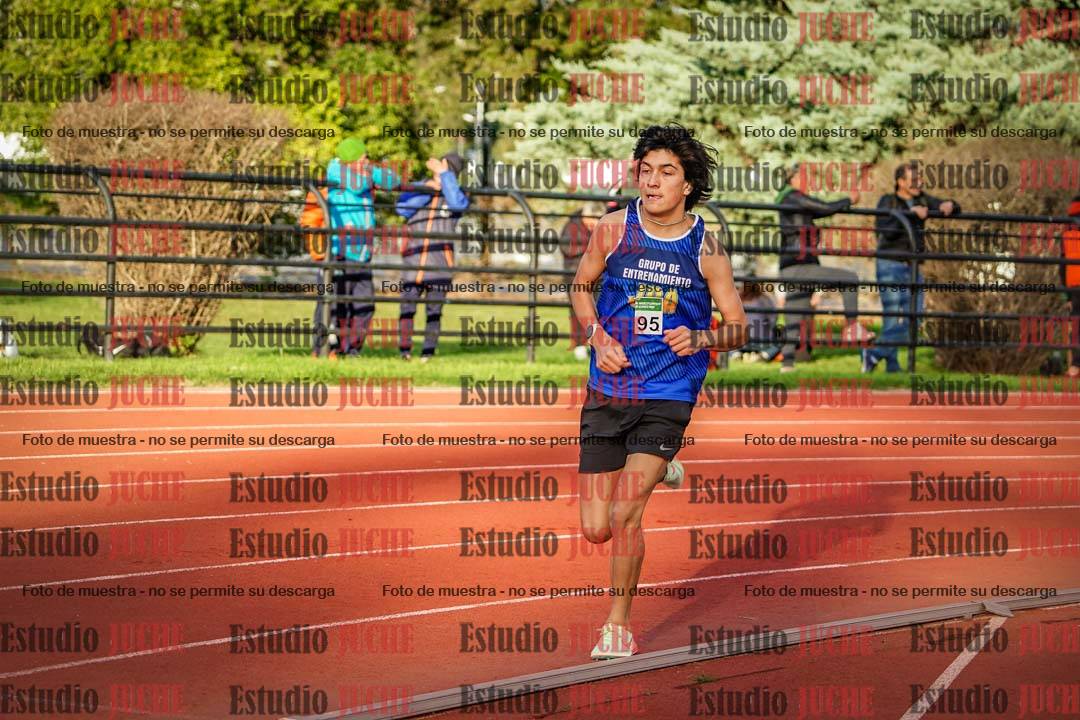 Fotos de los 3000 m llanos de varones