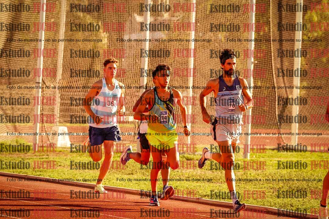 Fotos de los 3000 m llanos de varones