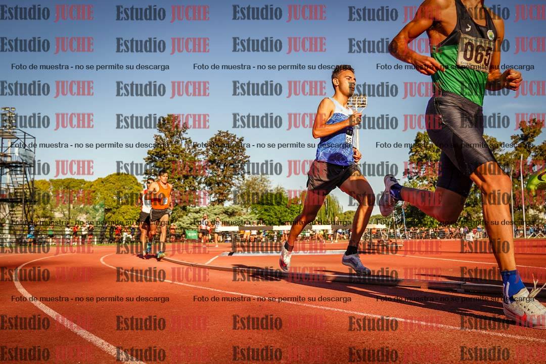 Fotos de los 3000 m llanos de varones