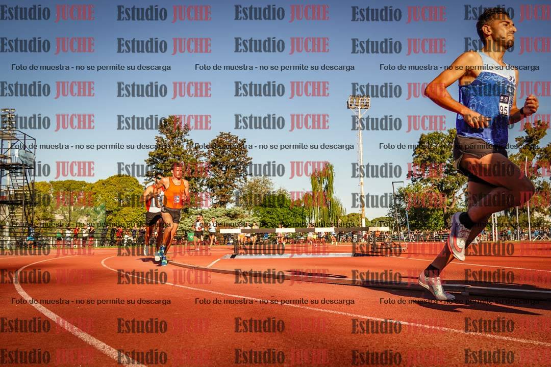 Fotos de los 3000 m llanos de varones