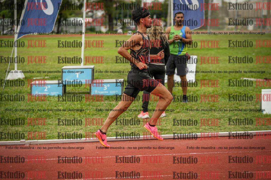 Fotos de los 3000 m llanos de varones