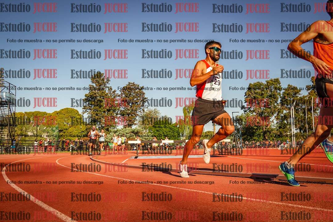 Fotos de los 3000 m llanos de varones