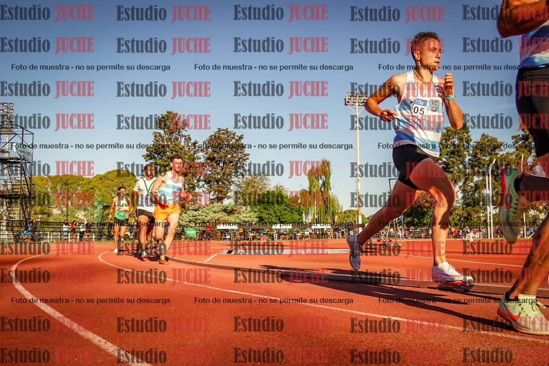 Fotos de los 3000 m llanos de varones