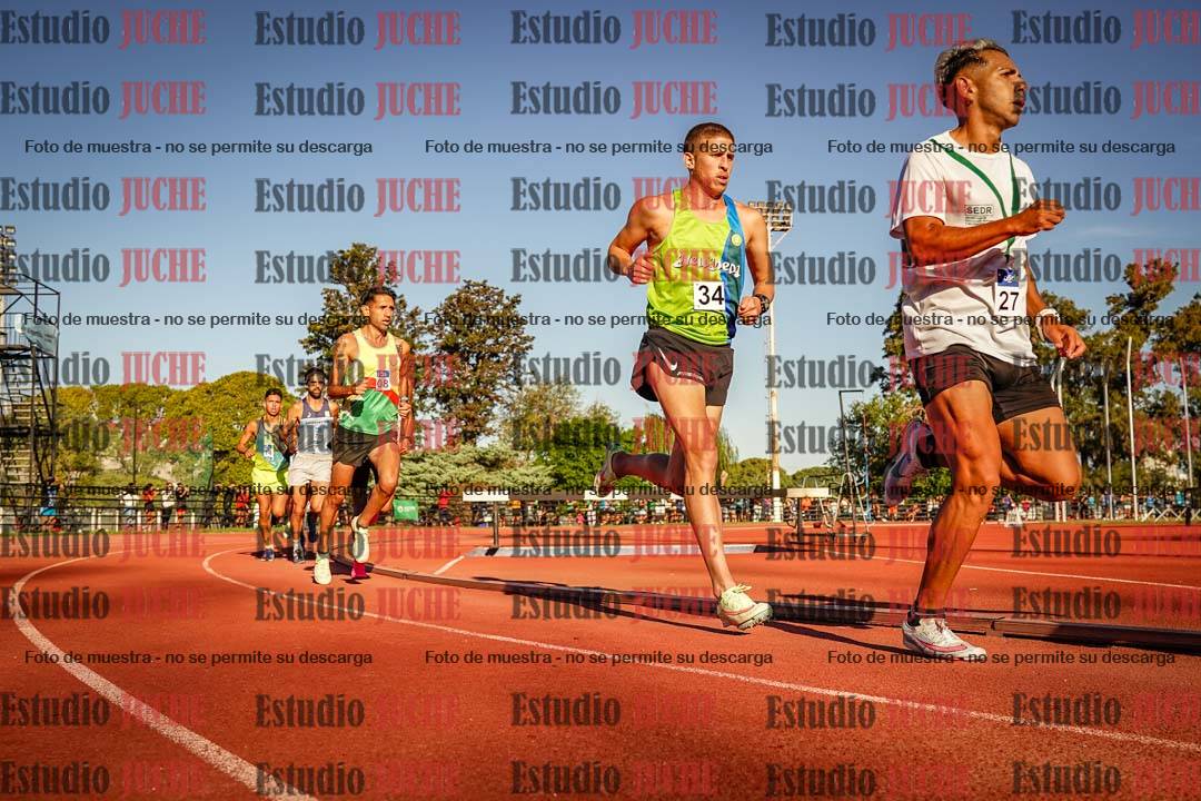 Fotos de los 3000 m llanos de varones