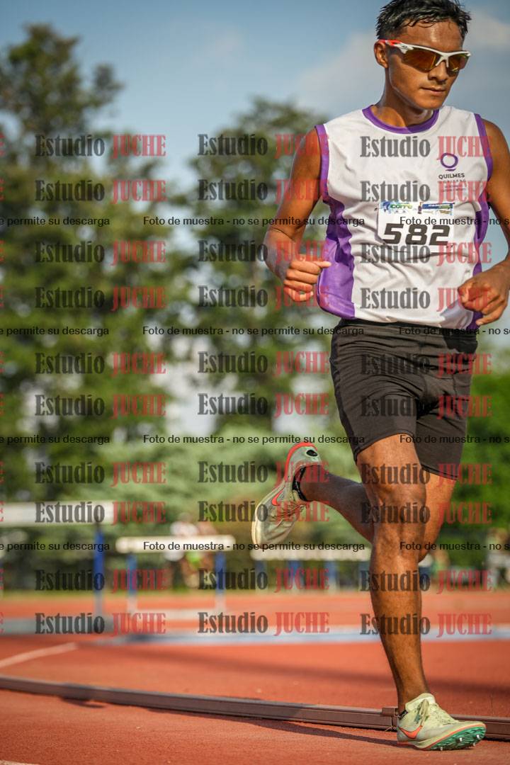 Fotos de los 3000 m llanos de varones