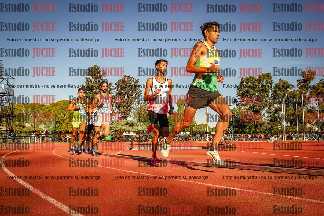 Fotos de los 3000 m llanos de varones