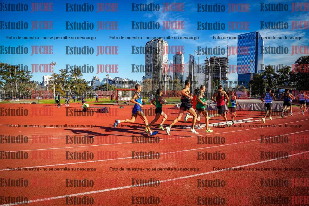Fotos de los 3000 m llanos de varones