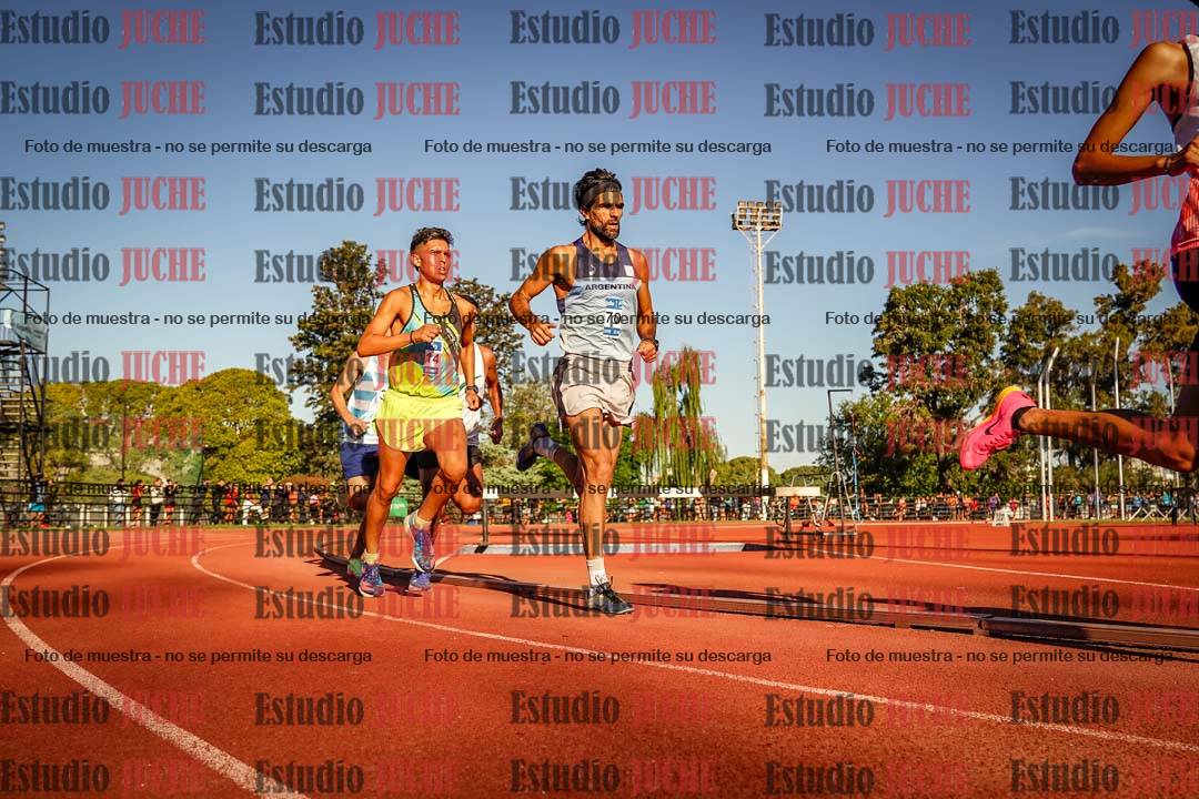 Fotos de los 3000 m llanos de varones