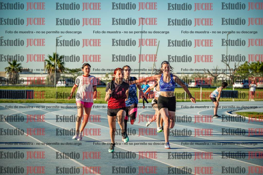 Fotos de las Postas 5x80 m de mujeres y varones