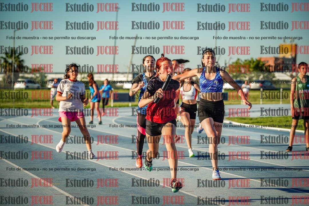 Fotos de las Postas 5x80 m de mujeres y varones