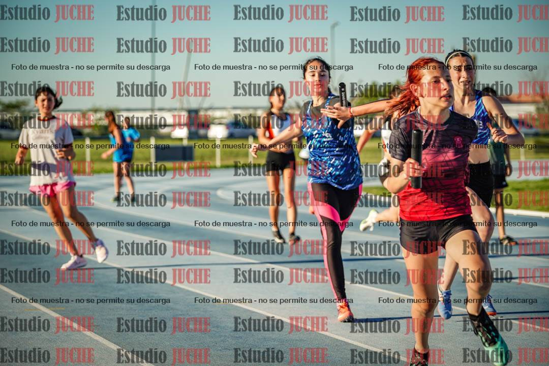 Fotos de las Postas 5x80 m de mujeres y varones