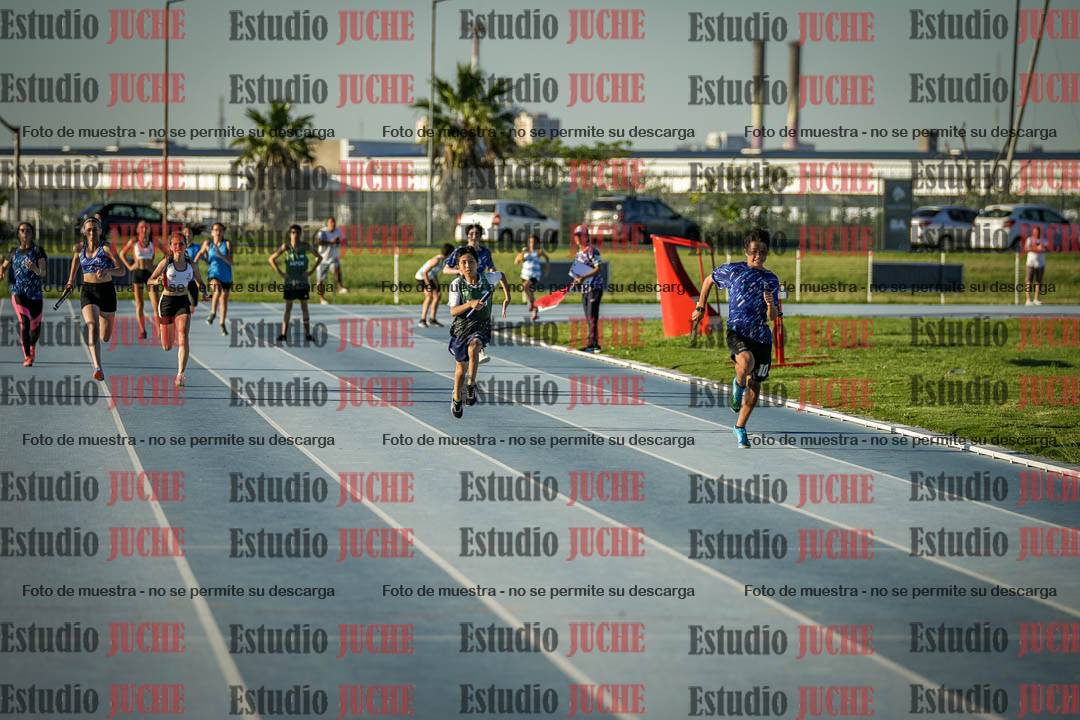 Fotos de las Postas 5x80 m de mujeres y varones