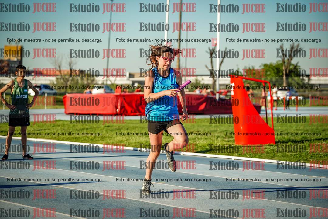 Fotos de las Postas 5x80 m de mujeres y varones