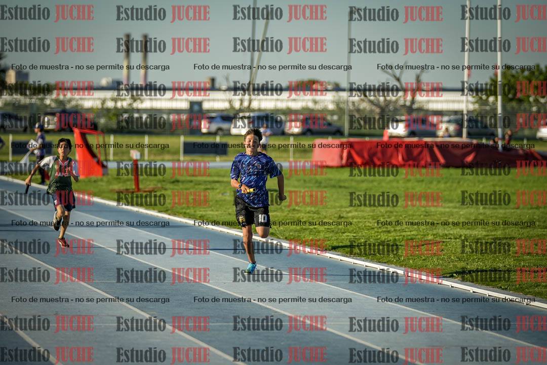 Fotos de las Postas 5x80 m de mujeres y varones