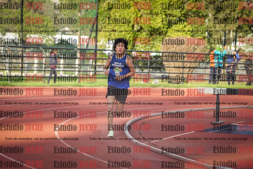 Fotos de los 3000 m llanos de varones