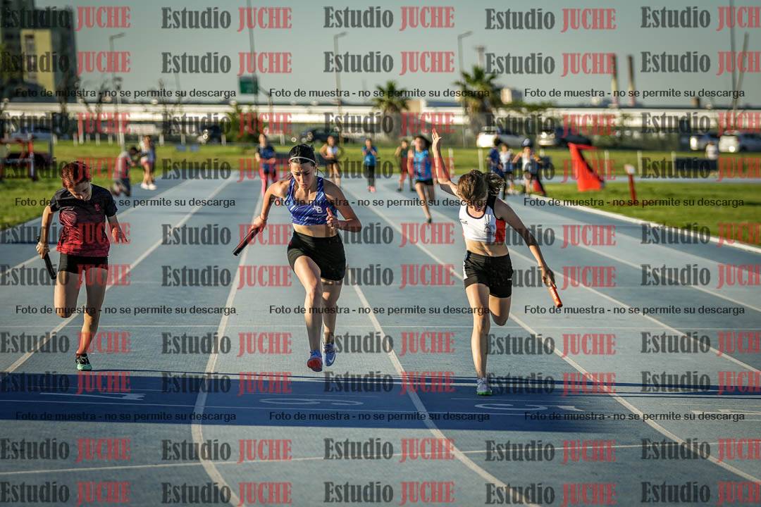 Fotos de las Postas 5x80 m de mujeres y varones