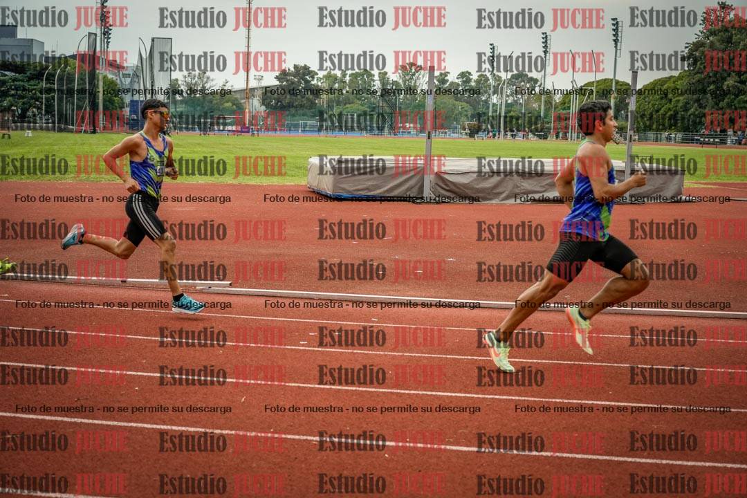 Fotos de los 800 m de varones