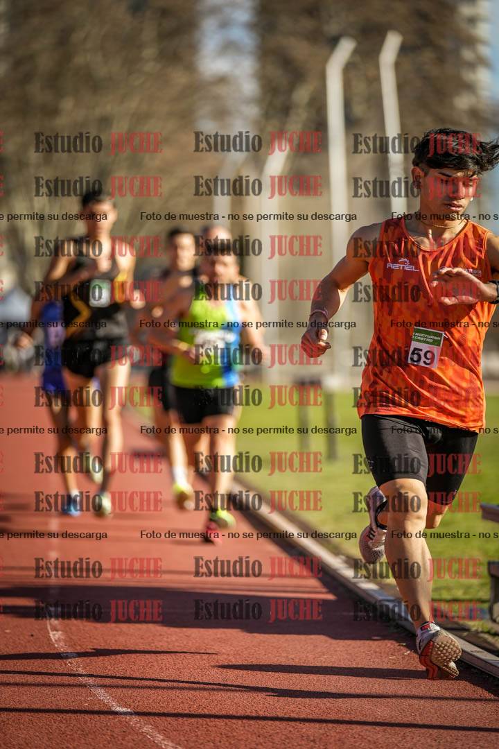 Fotos de los 3000 m llanos de varones