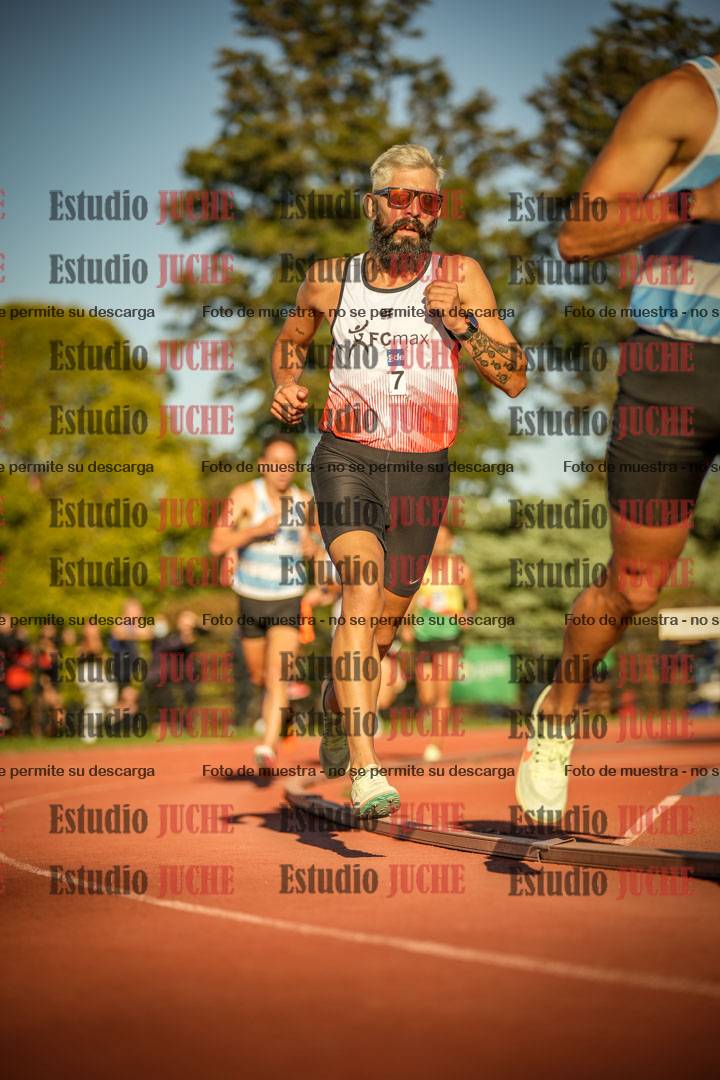 Fotos de los 3000 m llanos de varones