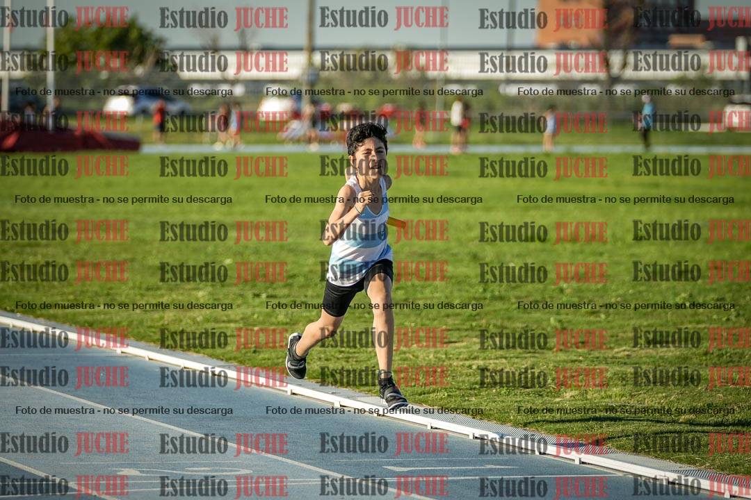 Fotos de las Postas 5x80 m de mujeres y varones