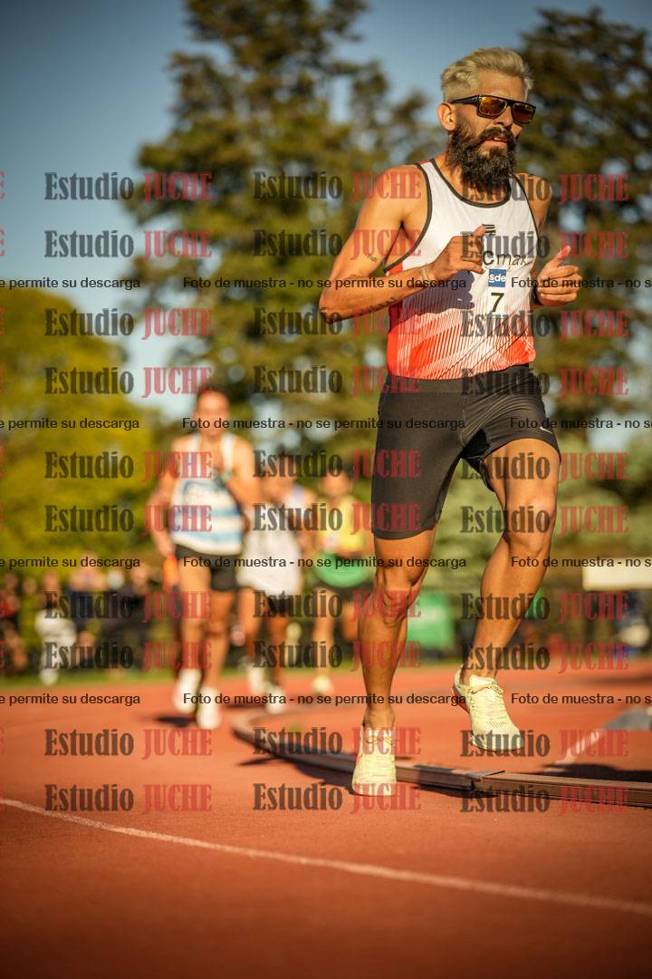 Fotos de los 3000 m llanos de varones