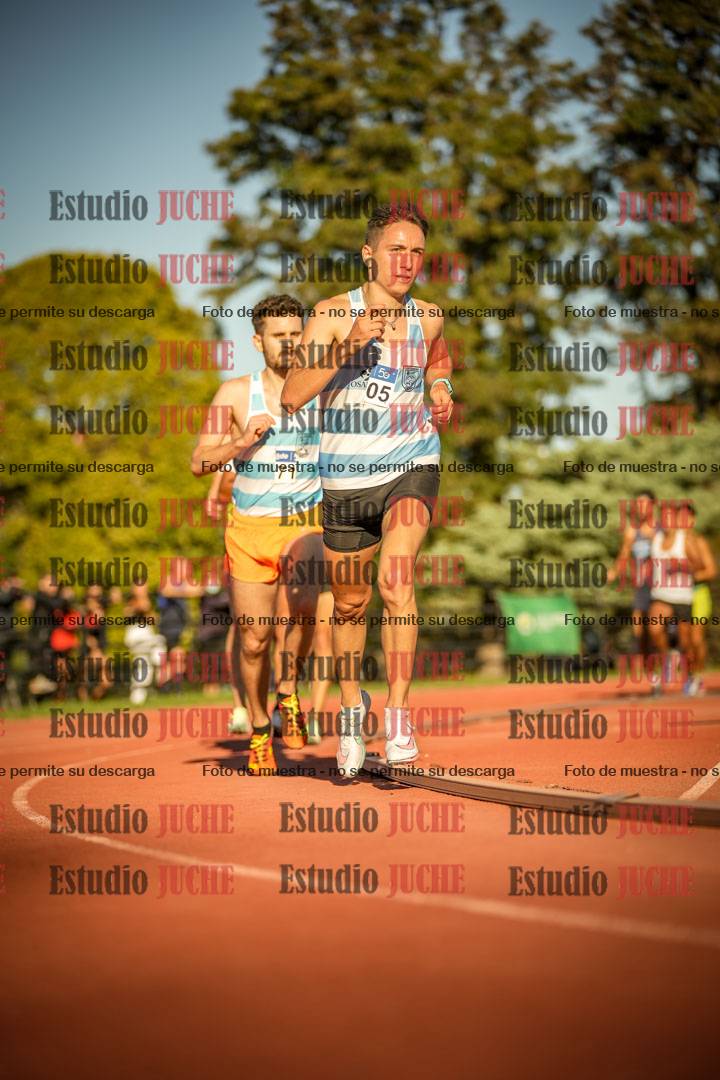 Fotos de los 3000 m llanos de varones