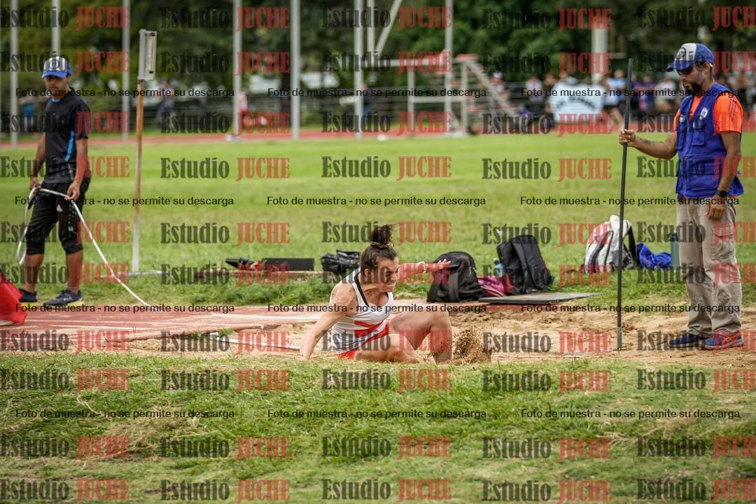 Fotos del salto en largo de mujeres - mayores