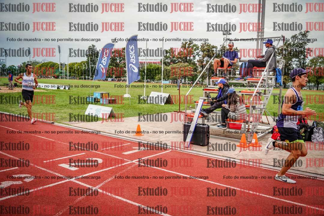 Fotos de los 3000 m llanos de varones