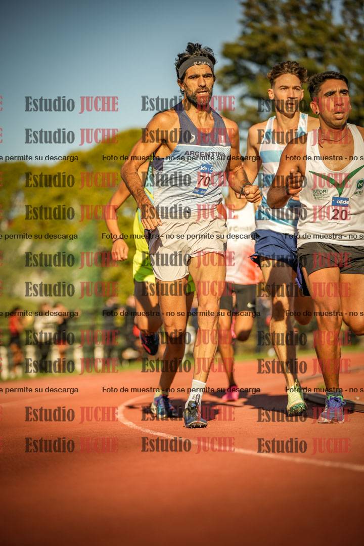 Fotos de los 3000 m llanos de varones