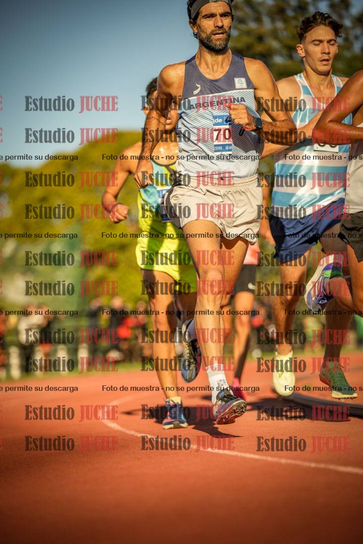 Fotos de los 3000 m llanos de varones