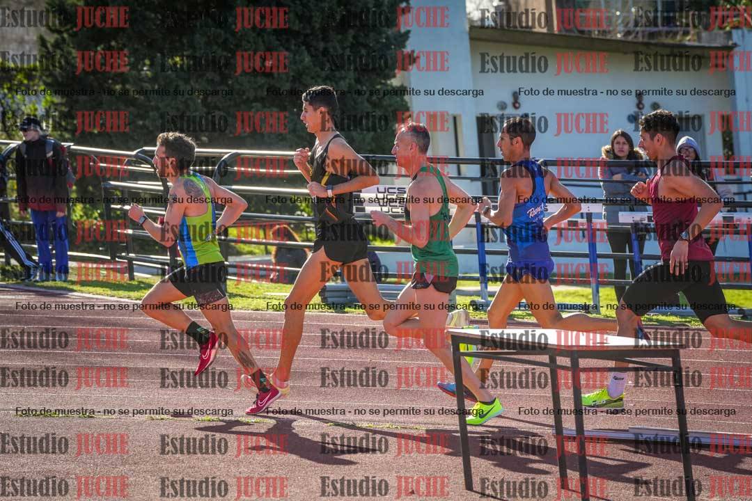 Fotos de los 3000 m llanos de varones
