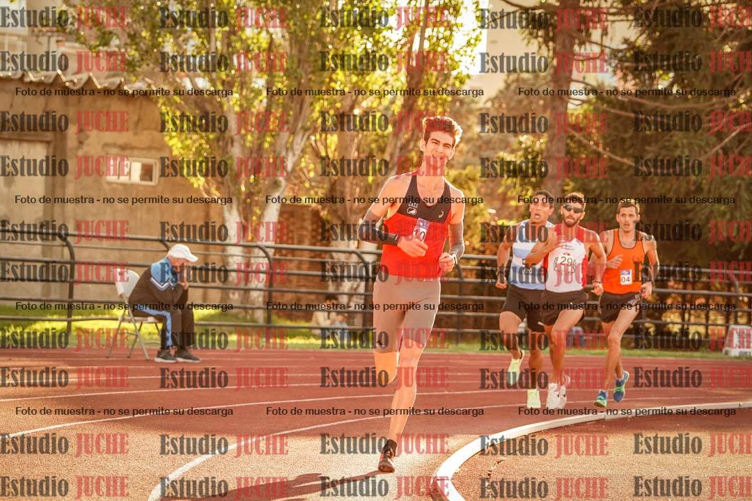 Fotos de los 3000 m llanos de varones