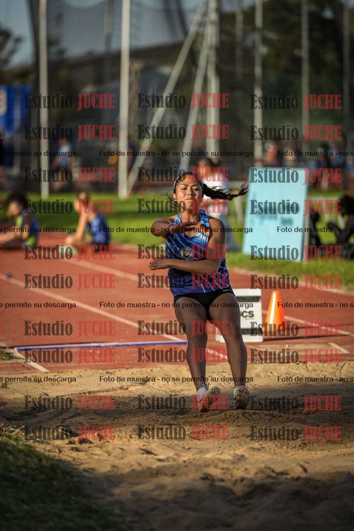 Fotos del salto en largo de mujeres