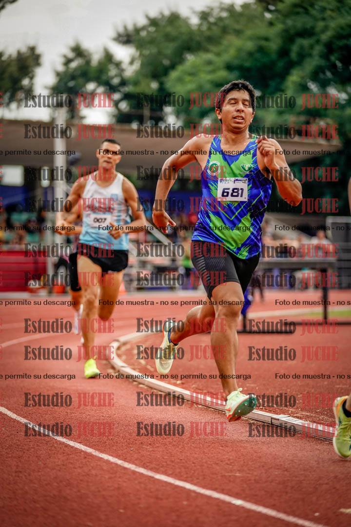 Fotos de los 800 m de varones