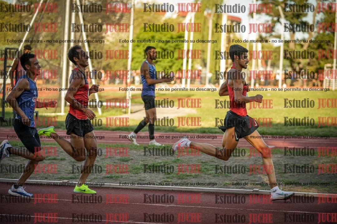 Fotos de los 3000 m llanos de varones