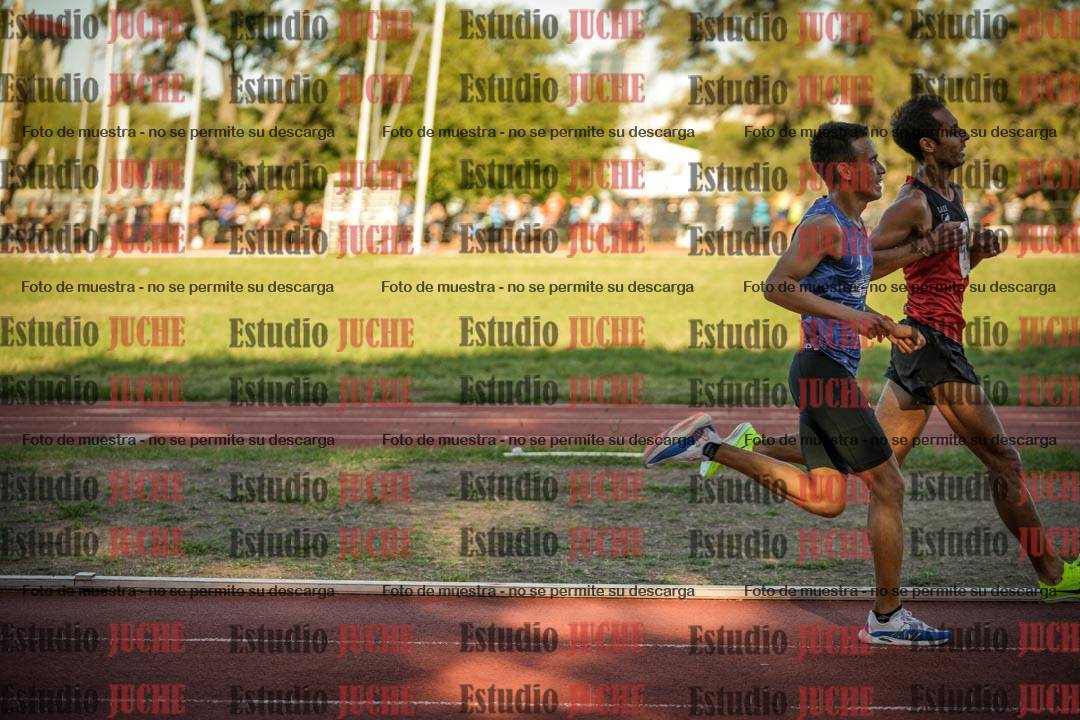 Fotos de los 3000 m llanos de varones