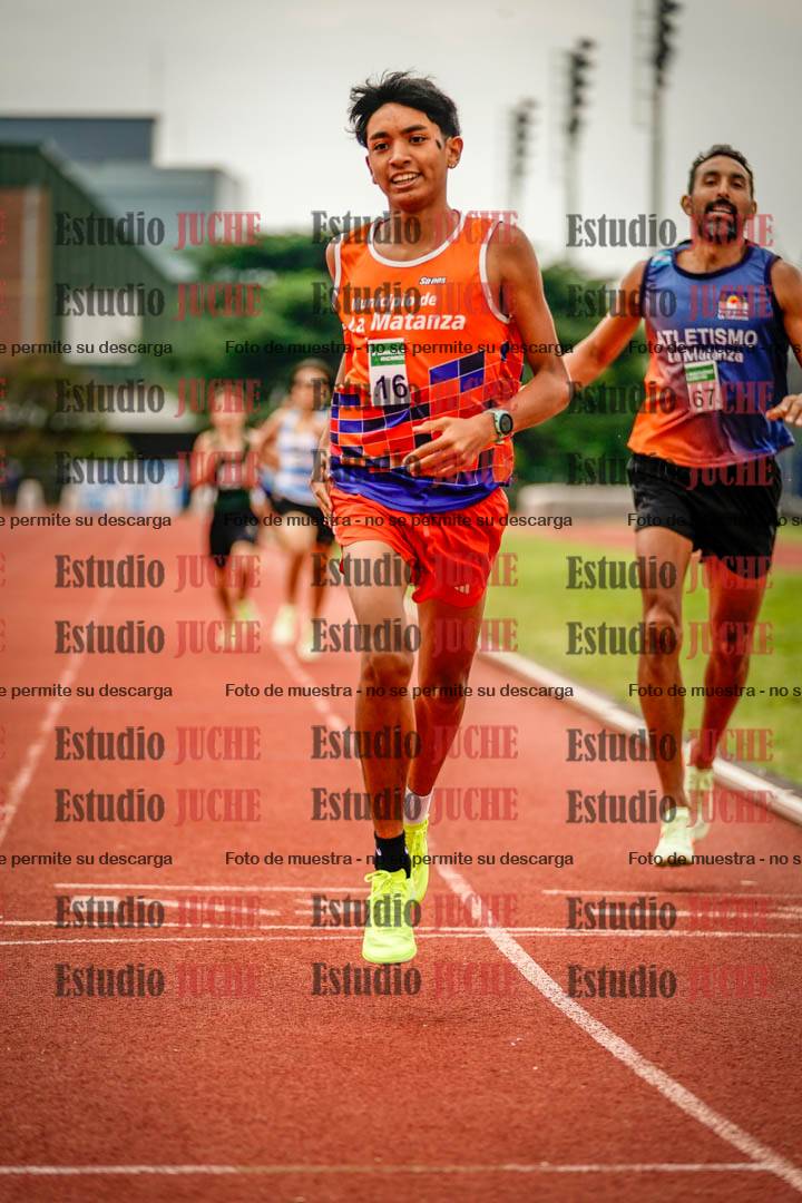 Fotos de los 800 m de varones
