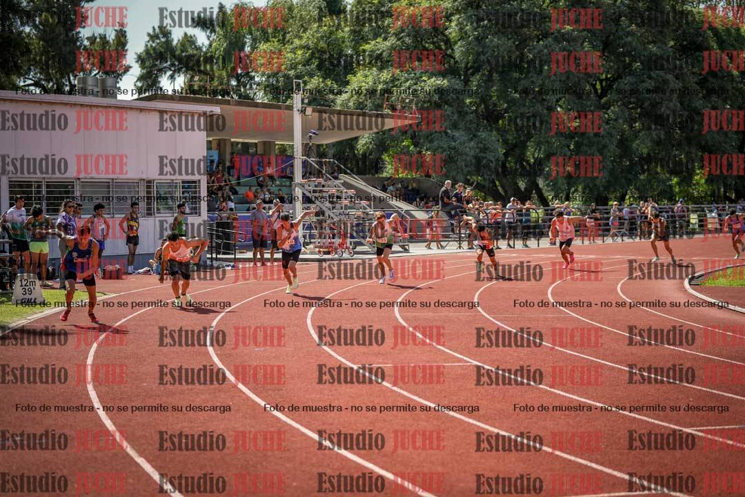 Fotos de los 800 m llanos de varones