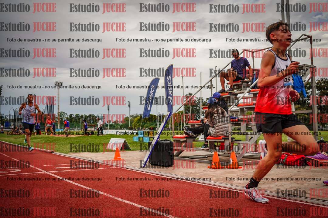 Fotos de los 3000 m llanos de varones