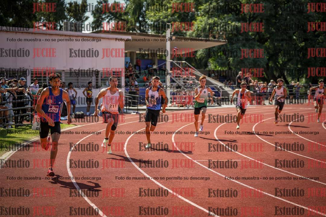 Fotos de los 800 m llanos de varones