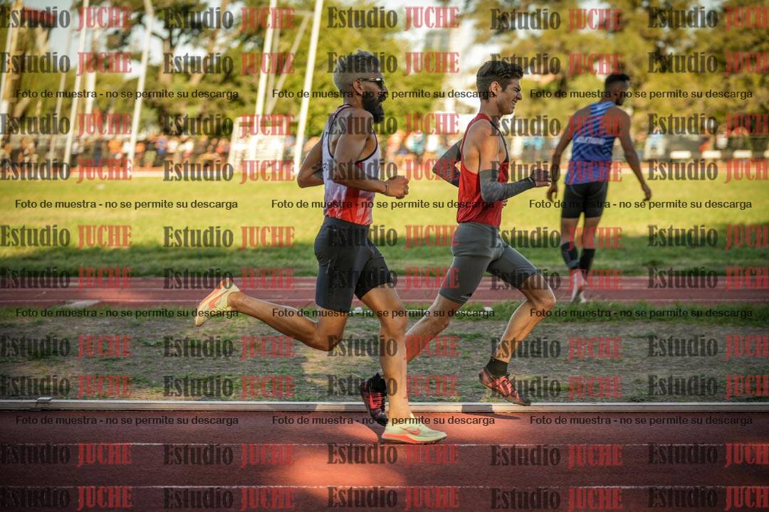 Fotos de los 3000 m llanos de varones
