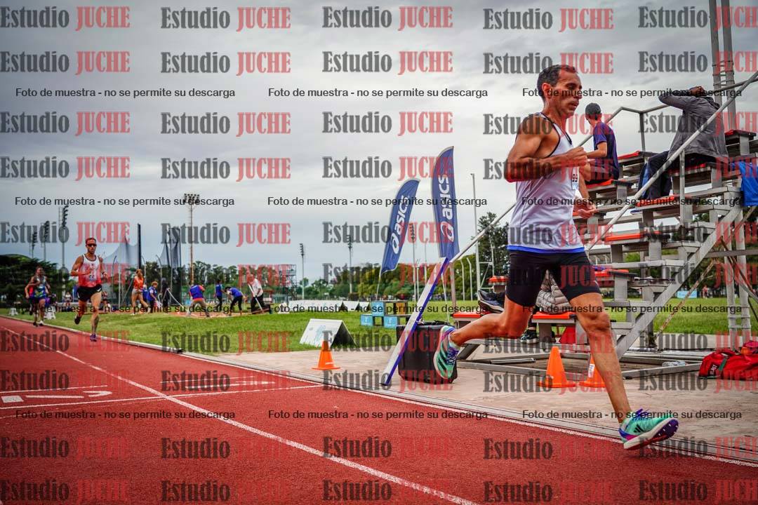 Fotos de los 3000 m llanos de varones