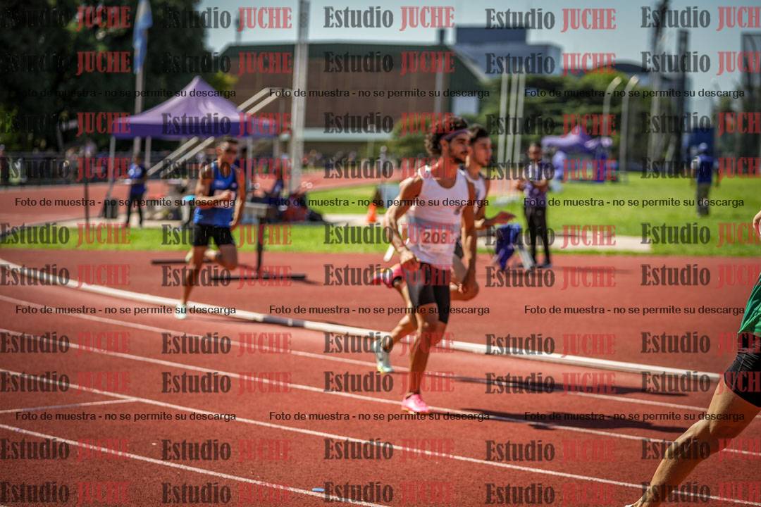 Fotos de los 800 m llanos de varones