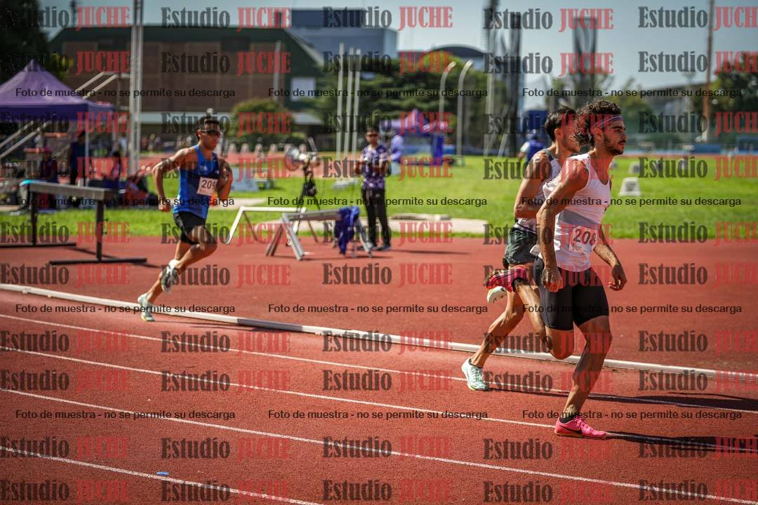 Fotos de los 800 m llanos de varones