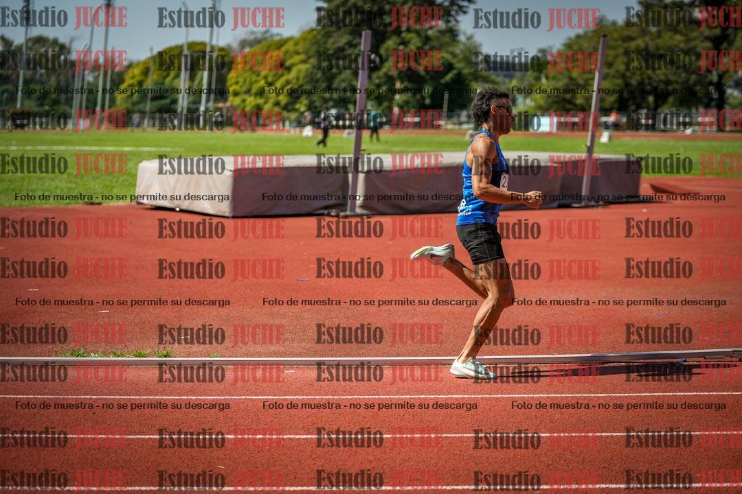 Fotos de los 800 m llanos de varones