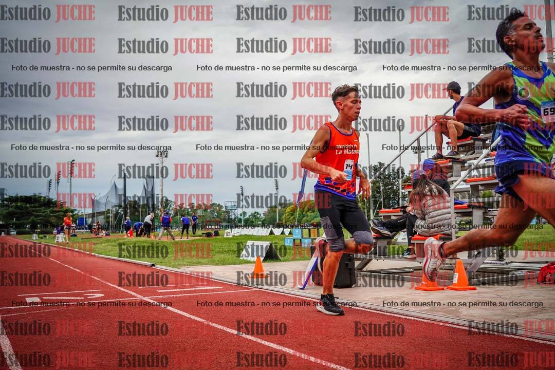 Fotos de los 3000 m llanos de varones
