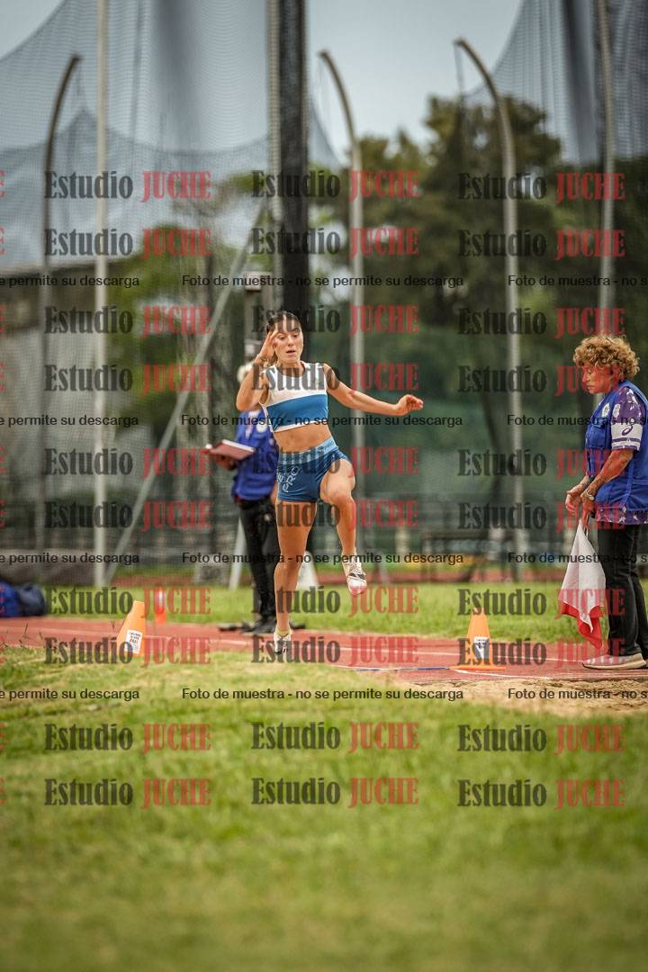 Fotos del salto en largo de mujeres - mayores