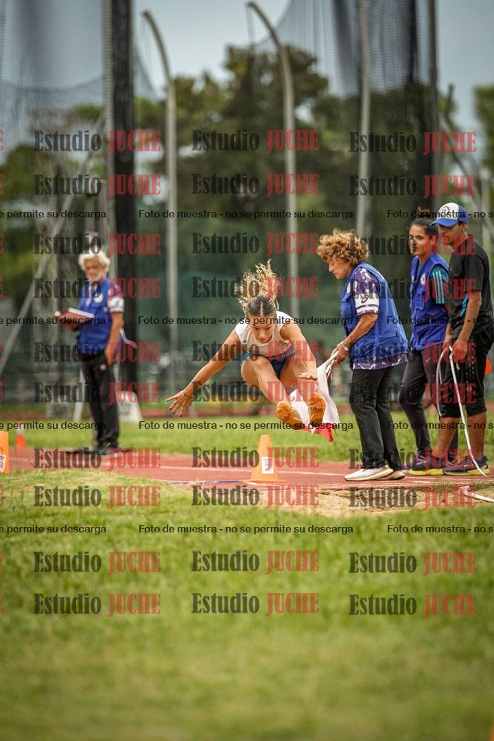 Fotos del salto en largo de mujeres - mayores