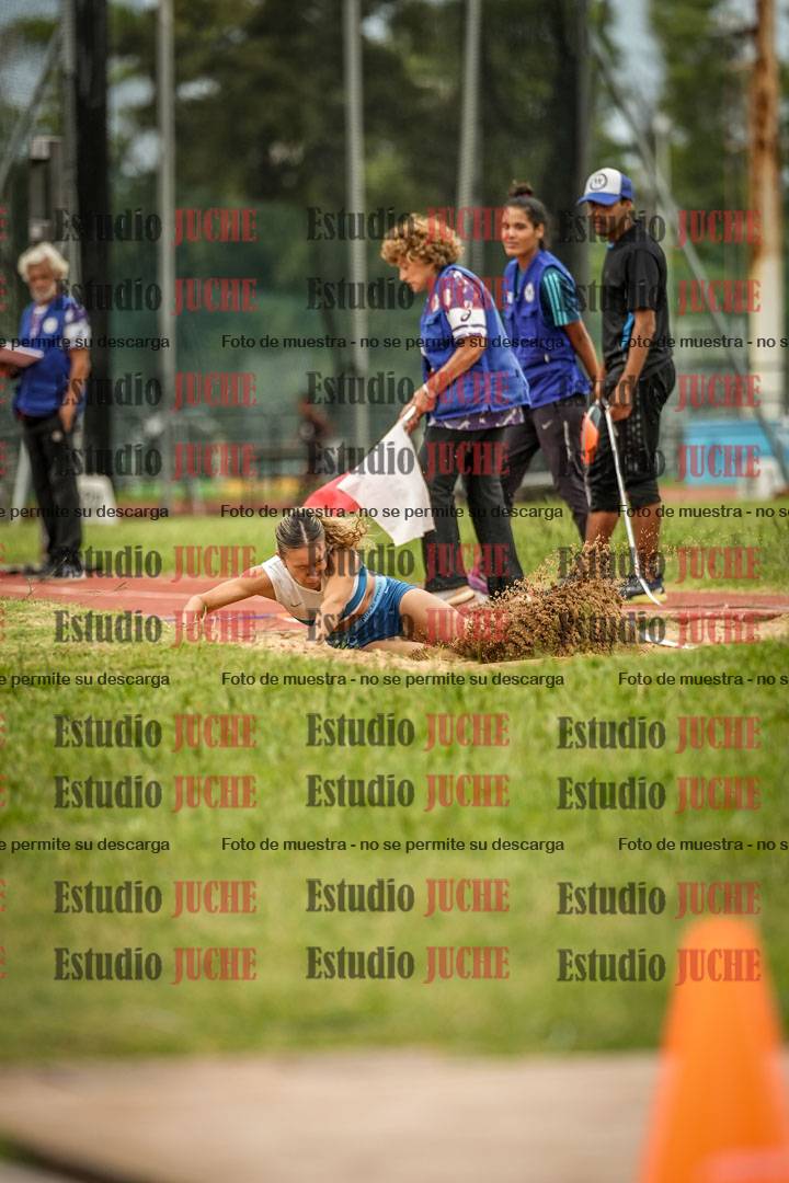 Fotos del salto en largo de mujeres - mayores