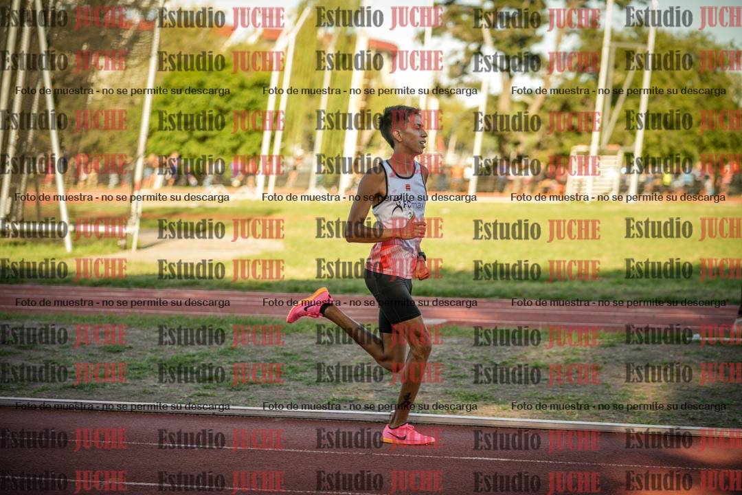 Fotos de los 3000 m llanos de varones